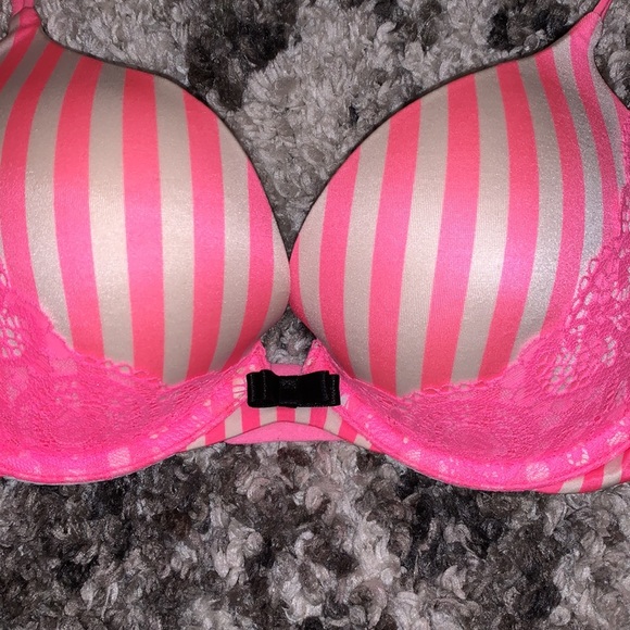 VS very sexy push up bra! Like new! - Picture 2 of 4